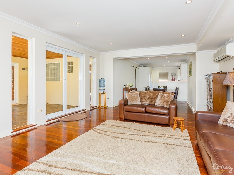 30 Amstey Street, Riverton WA 6148