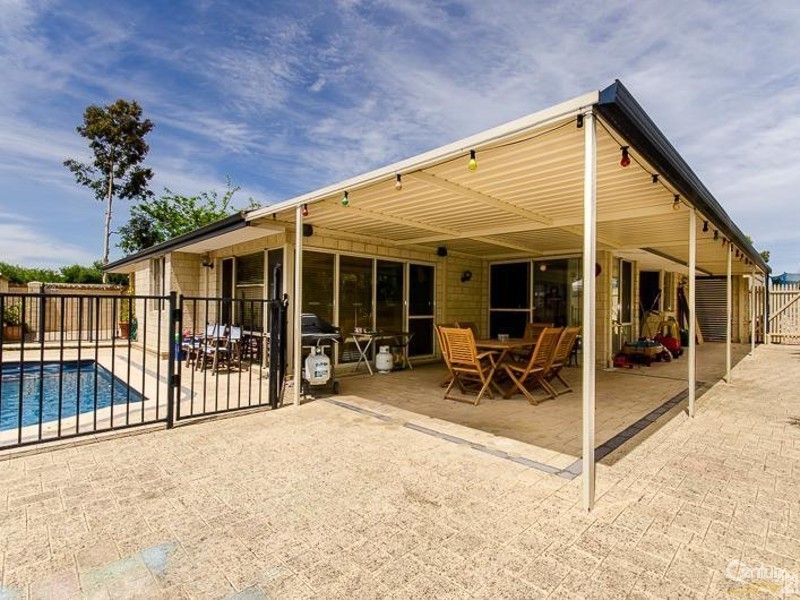 14 Tobermory Pass, Canning Vale WA 6155