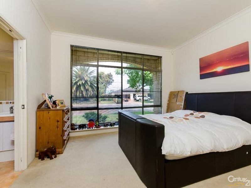 14 Tobermory Pass, Canning Vale WA 6155