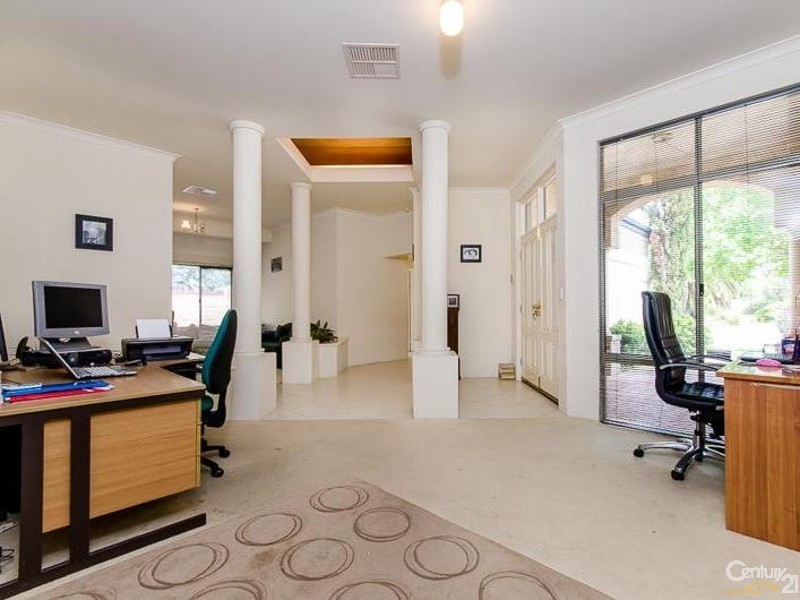 14 Tobermory Pass, Canning Vale WA 6155