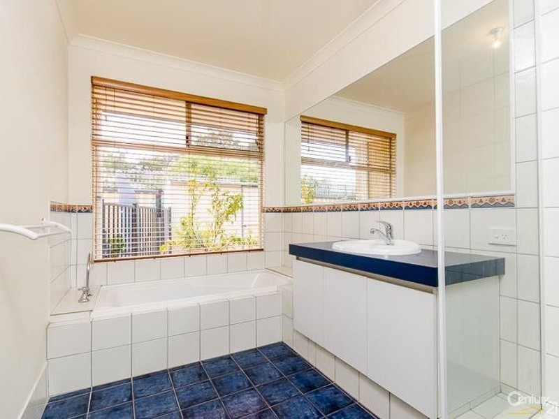 14 Tobermory Pass, Canning Vale WA 6155