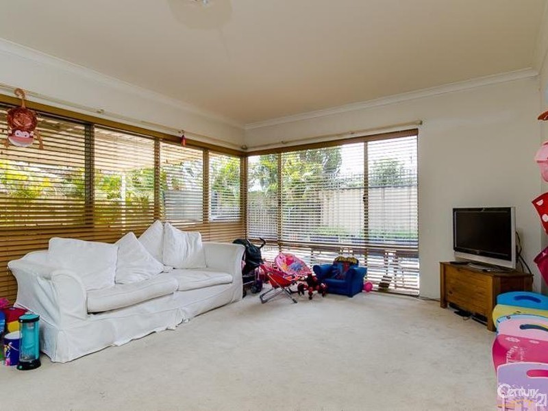 14 Tobermory Pass, Canning Vale WA 6155