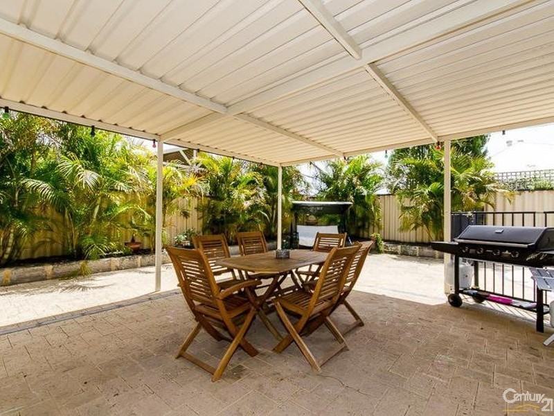 14 Tobermory Pass, Canning Vale WA 6155