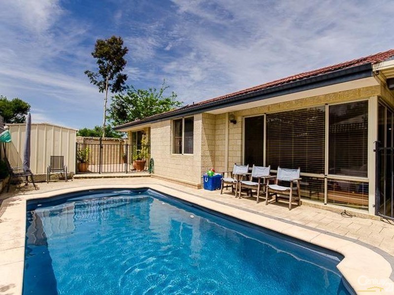 14 Tobermory Pass, Canning Vale WA 6155