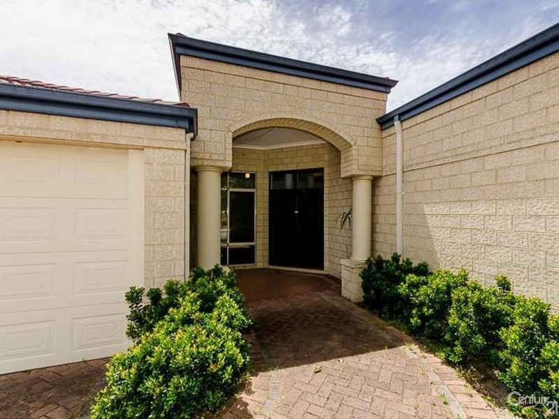 14 Tobermory Pass, Canning Vale WA 6155