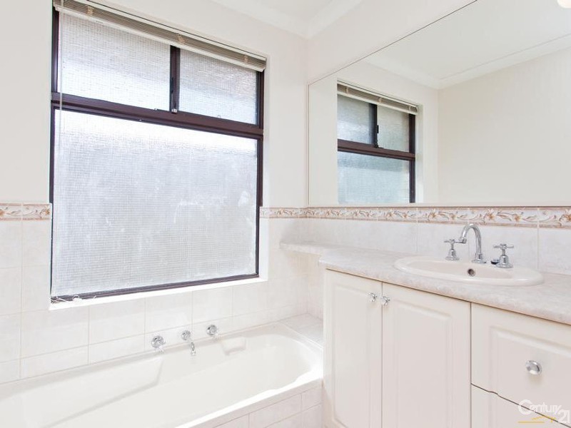 18 Bellbird Avenue, Huntingdale WA 6110