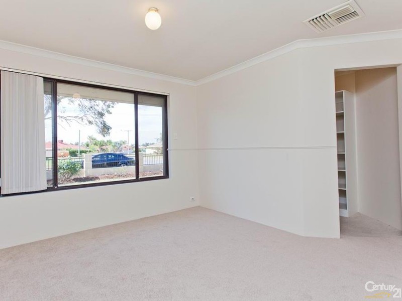 18 Bellbird Avenue, Huntingdale WA 6110