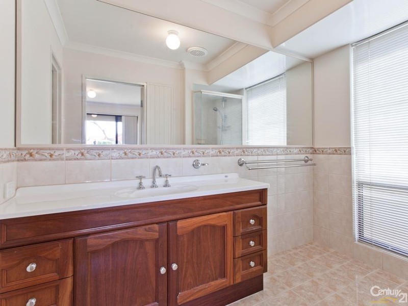 18 Bellbird Avenue, Huntingdale WA 6110