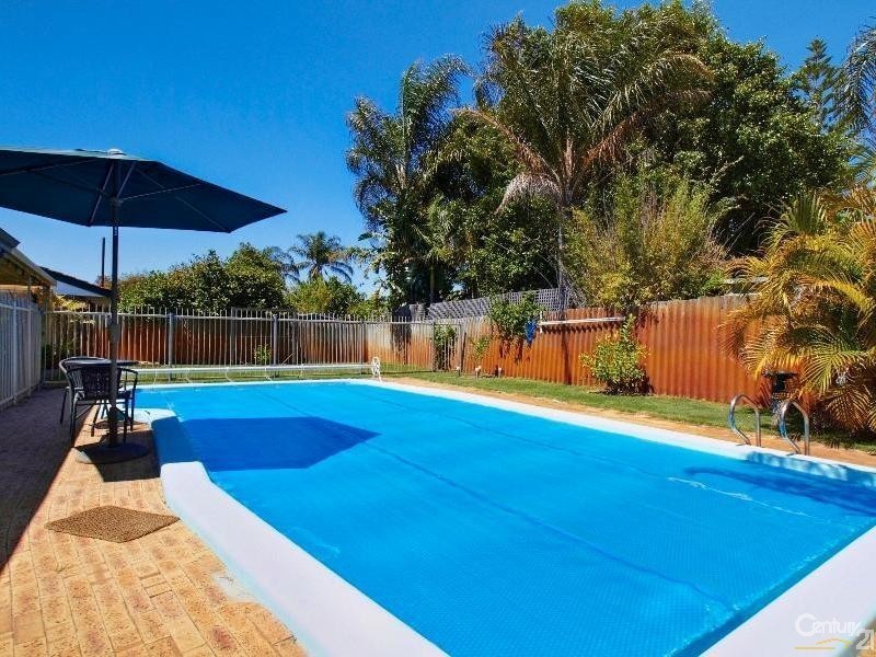 15 Sloan Court, Thornlie WA 6108