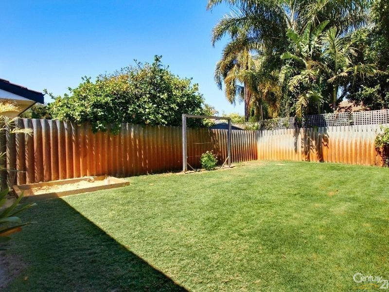 15 Sloan Court, Thornlie WA 6108