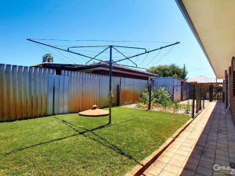 15 Sloan Court, Thornlie WA 6108