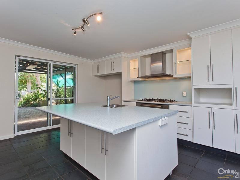 14 Cumberland Road, Forrestfield WA 6058