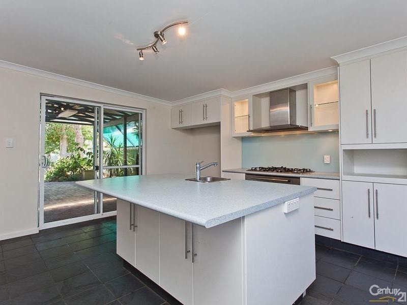 14 Cumberland Road, Forrestfield WA 6058