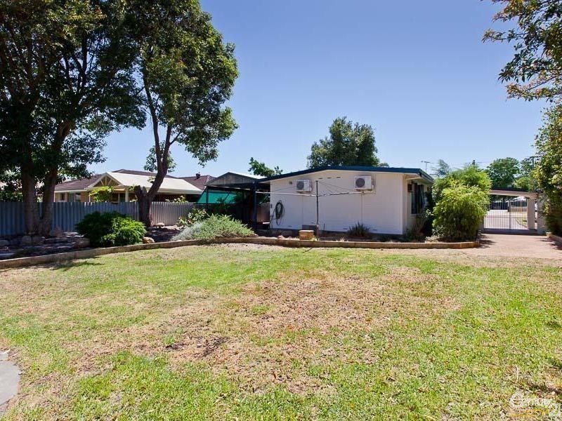 14 Cumberland Road, Forrestfield WA 6058