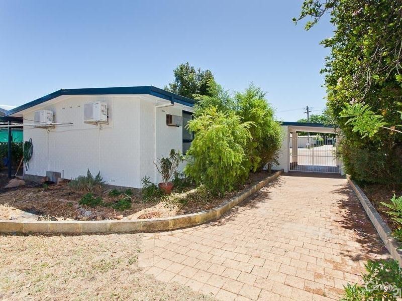 14 Cumberland Road, Forrestfield WA 6058