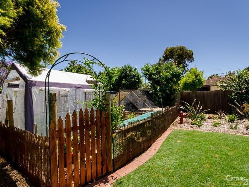 36 Toorak Road, Armadale WA 6112