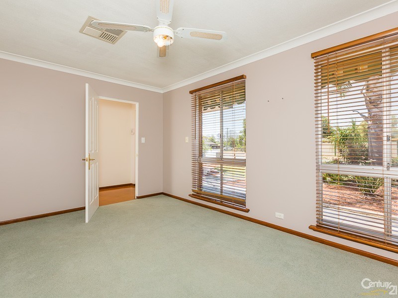 139 Grovelands Drive, Camillo WA 6111