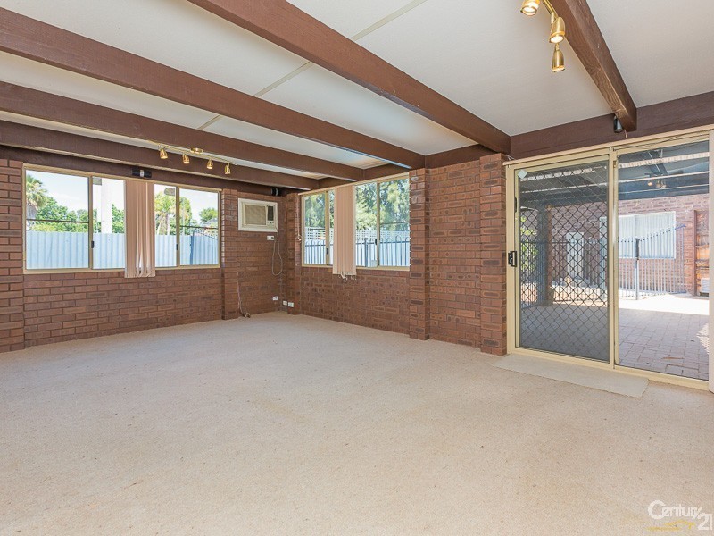 139 Grovelands Drive, Camillo WA 6111