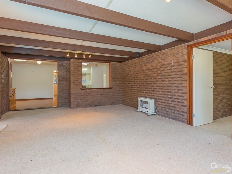 139 Grovelands Drive, Camillo WA 6111