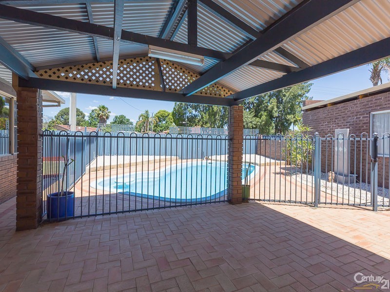 139 Grovelands Drive, Camillo WA 6111