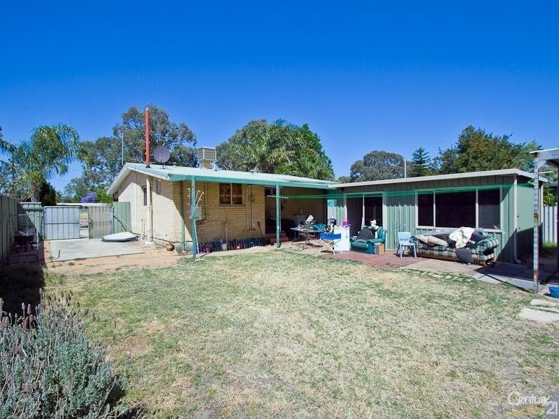 171 Third Avenue, Kelmscott WA 6111