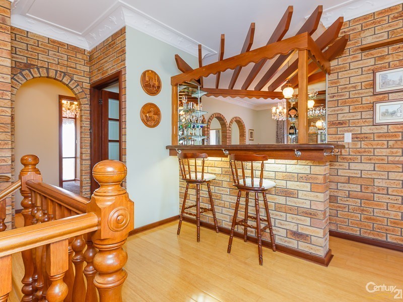 16 Opal Way, Mount Richon WA 6112