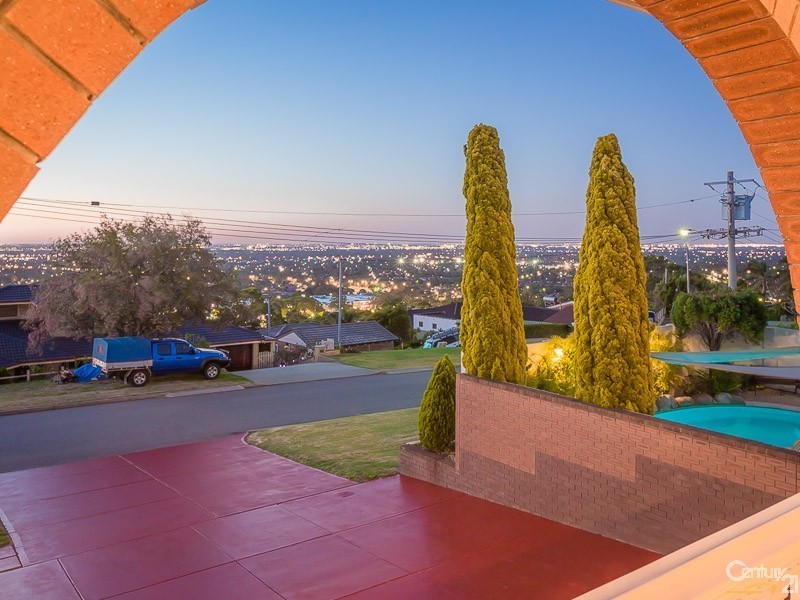 16 Opal Way, Mount Richon WA 6112