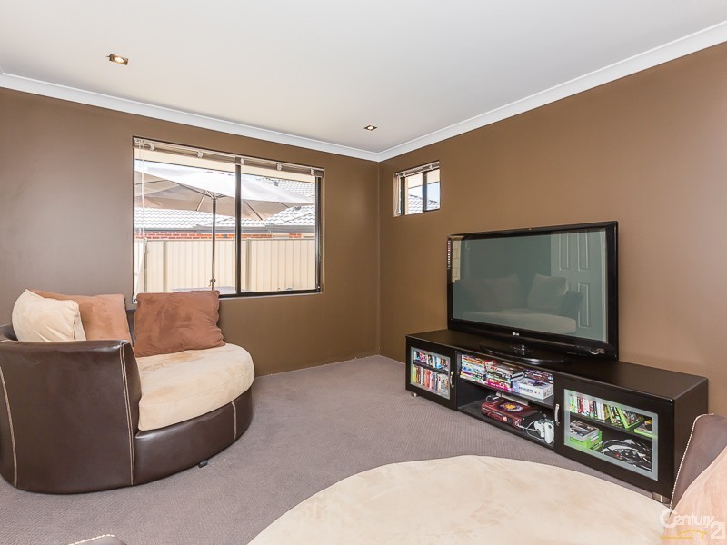 113 Canna Drive, Canning Vale WA 6155