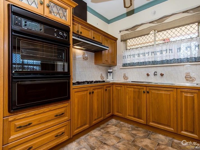 72 Armstrong Road, Wilson WA 6107