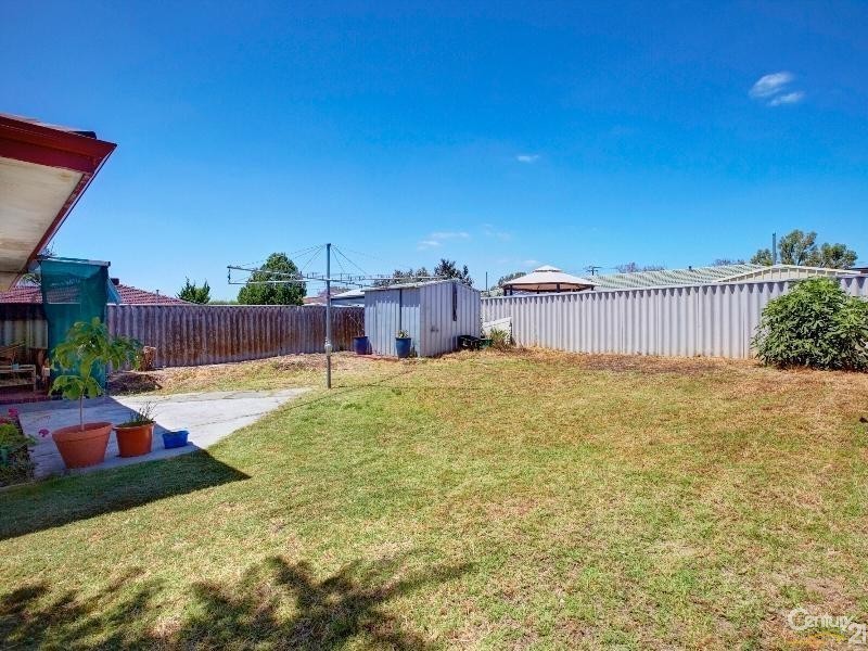 31 Galaxy Way, Carlisle WA 6101