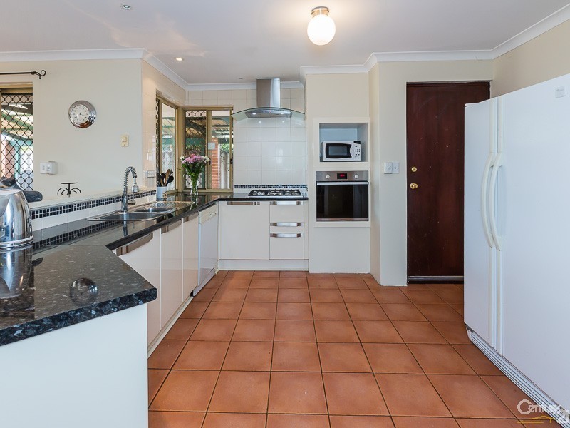 41 Leatherwood Way, Huntingdale WA 6110