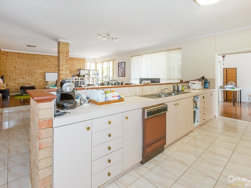 3 Merino Court, Thornlie WA 6108