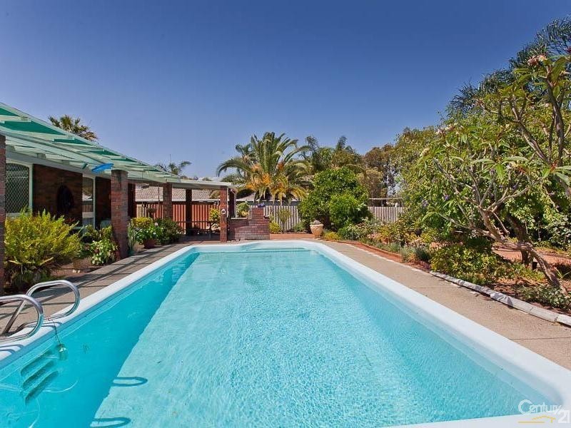 61 Glyndebourne Avenue, Thornlie WA 6108