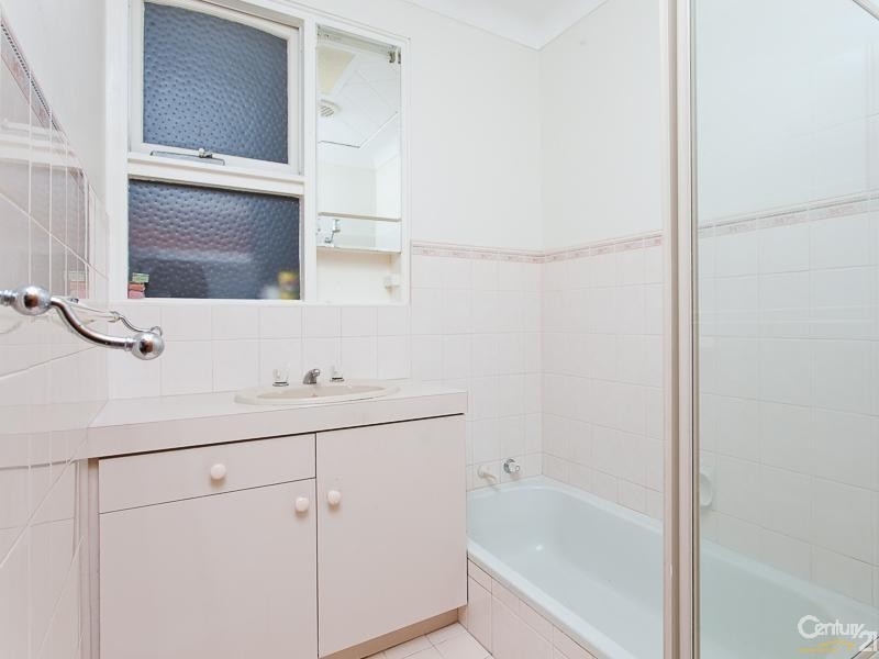 61 Glyndebourne Avenue, Thornlie WA 6108