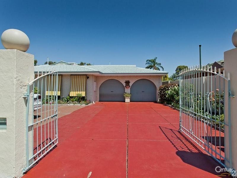 61 Glyndebourne Avenue, Thornlie WA 6108