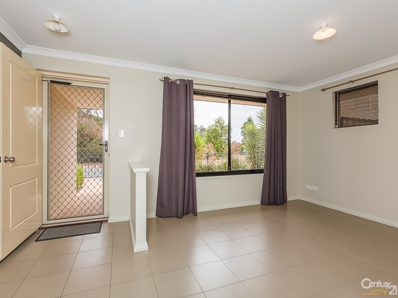 7 Oak Ridge Meander, Success WA 6164