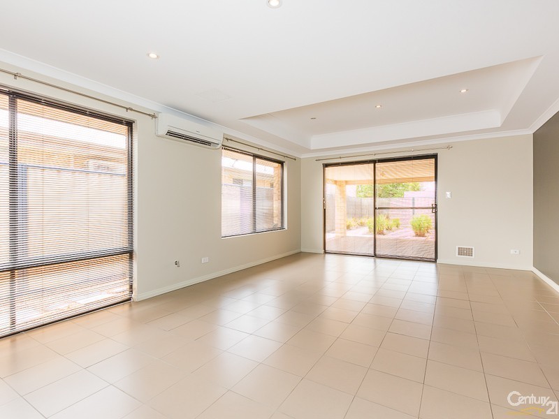 7 Oak Ridge Meander, Success WA 6164