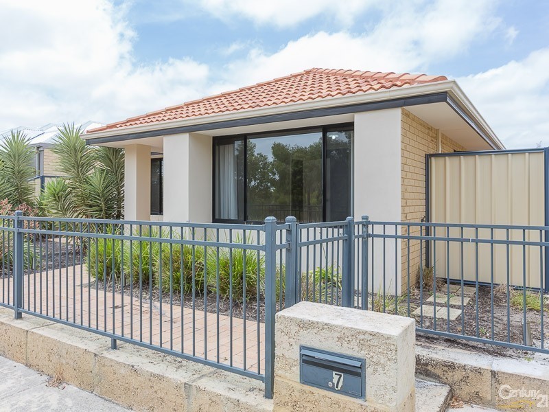 7 Oak Ridge Meander, Success WA 6164