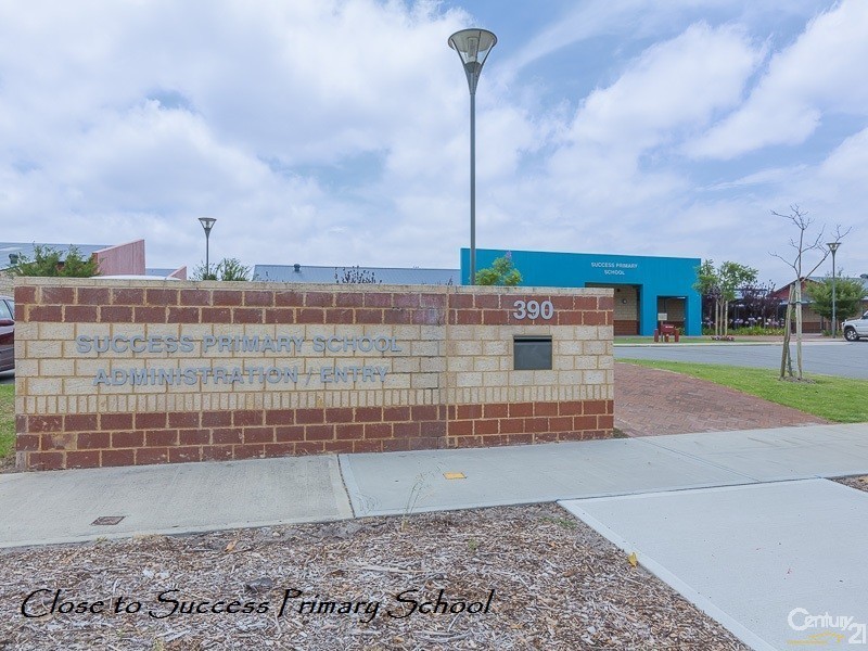 7 Oak Ridge Meander, Success WA 6164