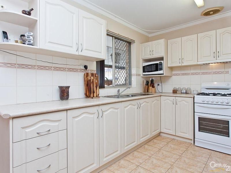 18 Olga Road, Maddington WA 6109