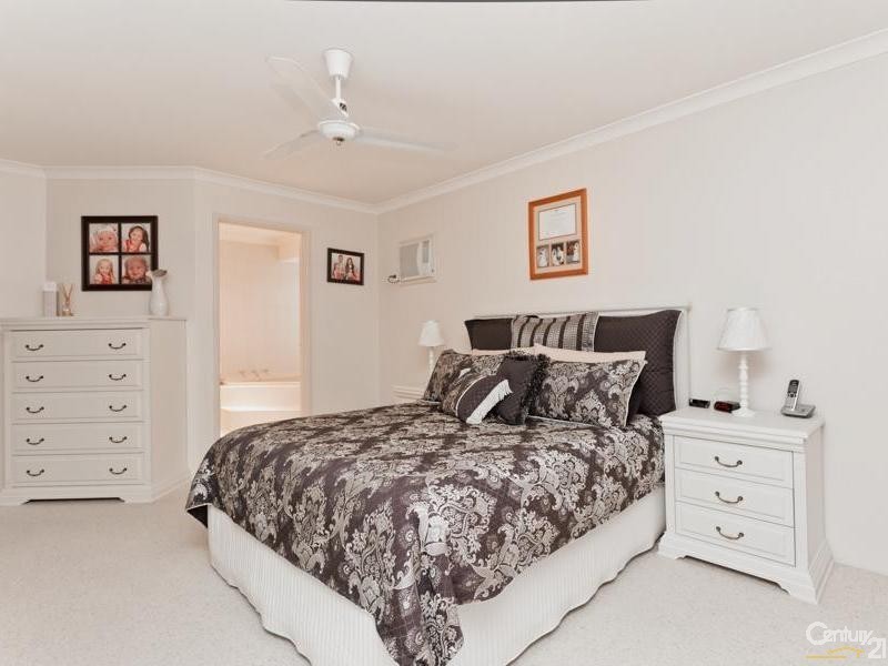 16 Meadowbrook Drive, Parkwood WA 6147