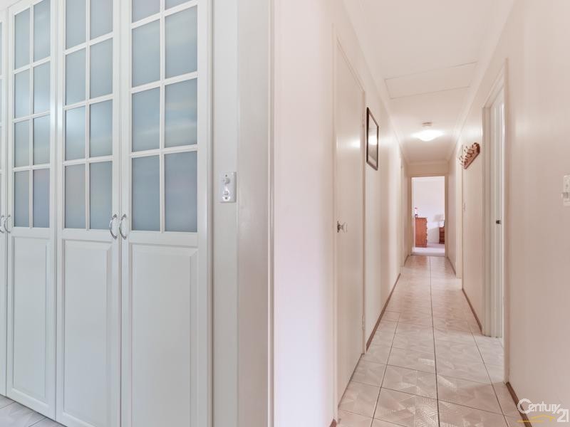 16 Meadowbrook Drive, Parkwood WA 6147