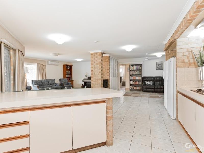 16 Meadowbrook Drive, Parkwood WA 6147