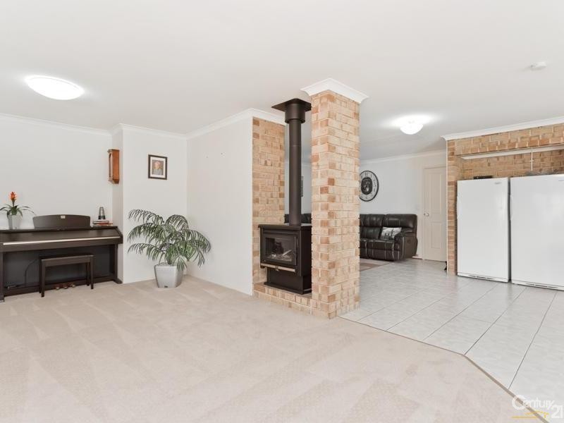 16 Meadowbrook Drive, Parkwood WA 6147