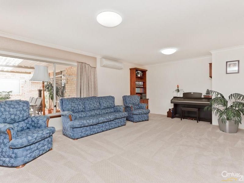 16 Meadowbrook Drive, Parkwood WA 6147