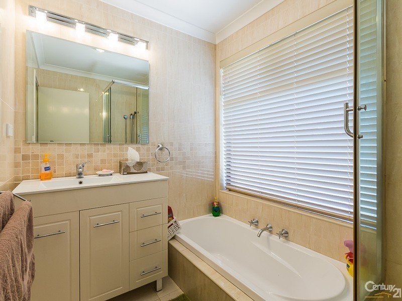 24 Murdoch Road, Thornlie WA 6108