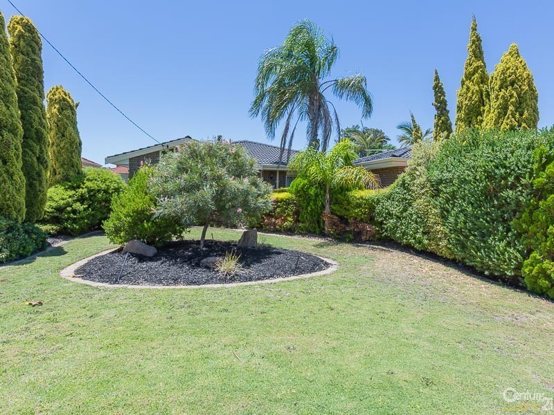 24 Murdoch Road, Thornlie WA 6108