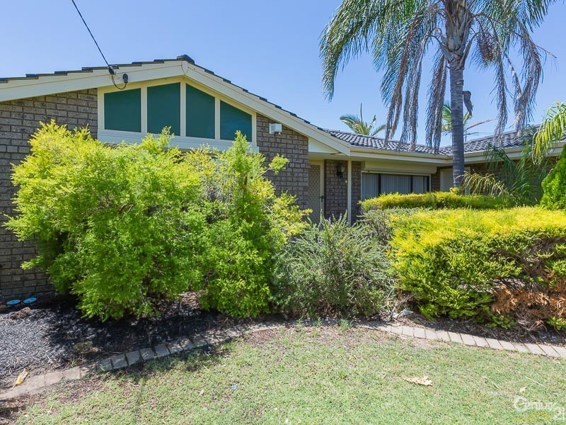 24 Murdoch Road, Thornlie WA 6108