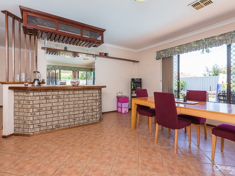 24 Murdoch Road, Thornlie WA 6108