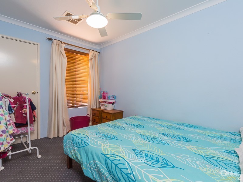 24 Murdoch Road, Thornlie WA 6108